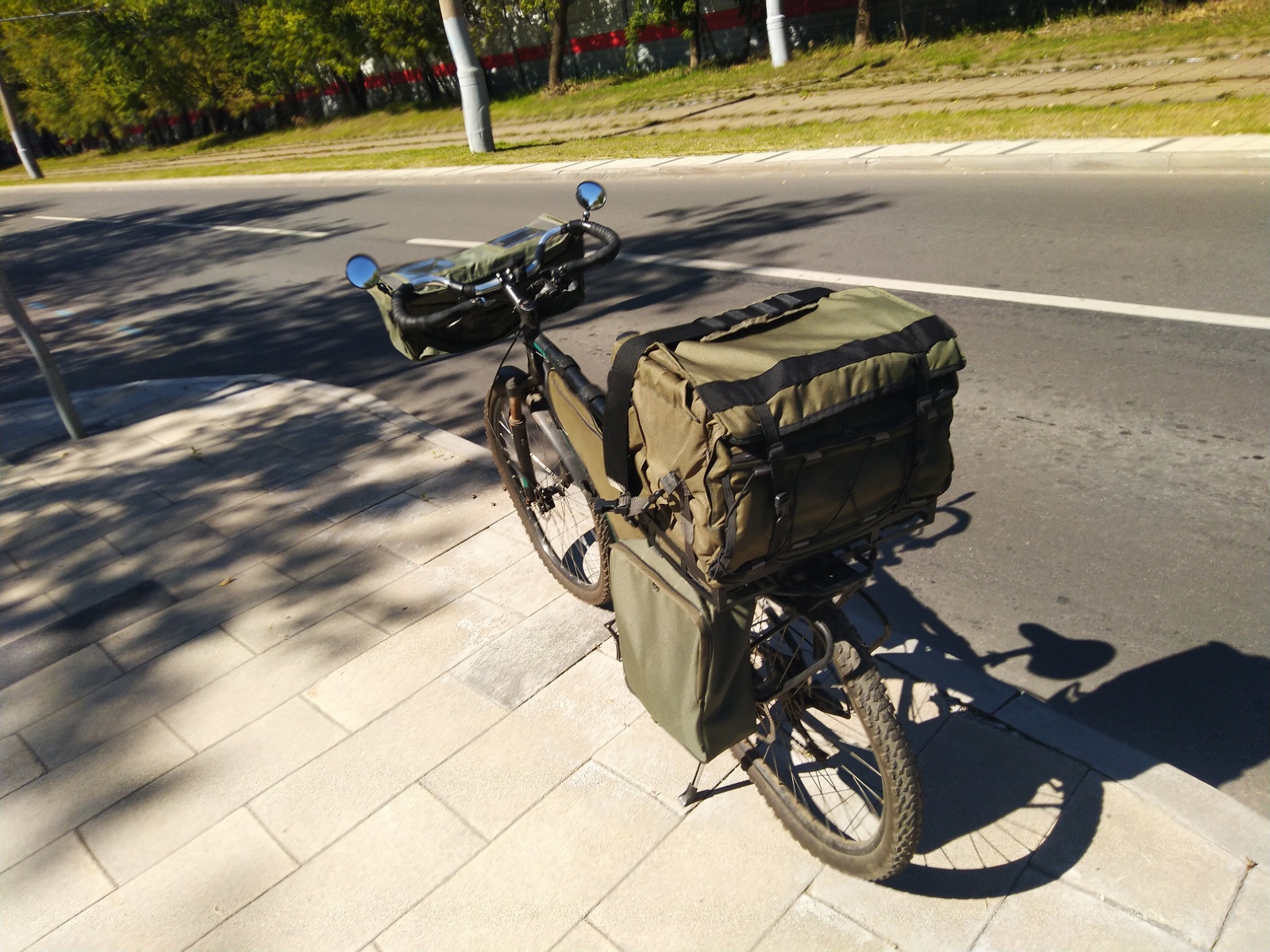 obzor velo gadjetov rulevaya sumka s solnechnymi panelyami i nagrudnaya sumka registrator 11 Обзор вело гаджетов: рулевая сумка с солнечными панелями и нагрудная сумка регистратор